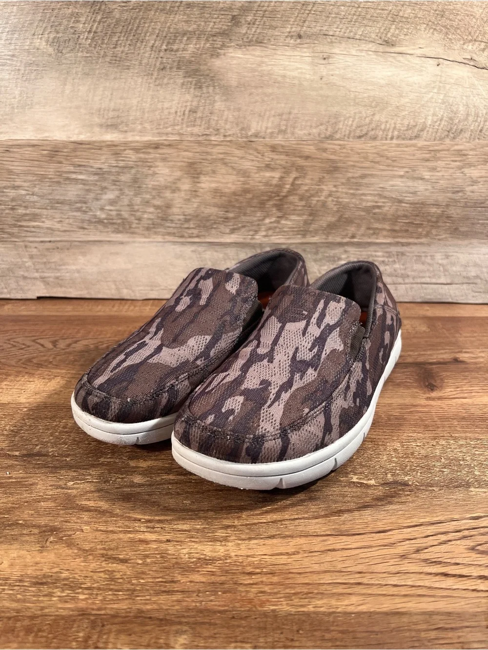Huk Men's Brewster Mossy Oak Camo Slip On Deck Shoes Size 8